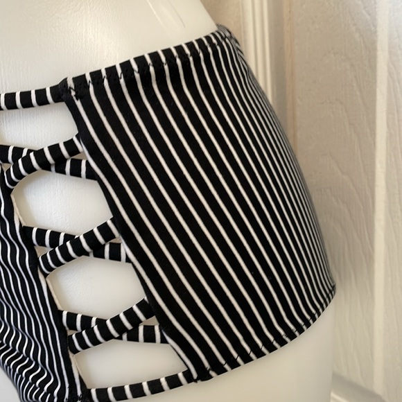 SHADE & SHORE UNDERWIRE TWIST FRONT TOP 34B HIGH WAIST BOTTOM SWIMSUIT SIZE S - Picture 9 of 15